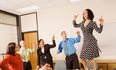 Un lider eficient destinde atmosfera din birou