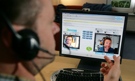 Cum procedezi daca sustii un interviu pentru un job pe Skype