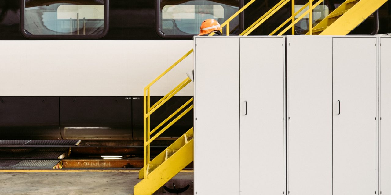 Cauti o solutie eficienta pentru a-ti organiza biroul? Alege un dulap metalic!