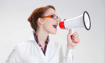 Cum eficientizează utilizarea unui soft de resurse umane comunicarea în cadrul companiei?