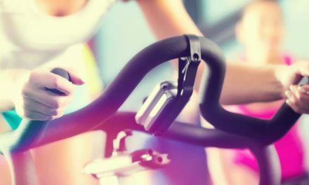 Beneficiile si muschii pe care ii lucrezi in timpul antrenamentelor cu o bicicleta fitness