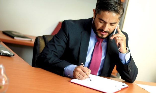 Ai nevoie de servicii juridice moderne? Tine cont de aceste sfaturi atunci cand alegi un avocat de drept comercial