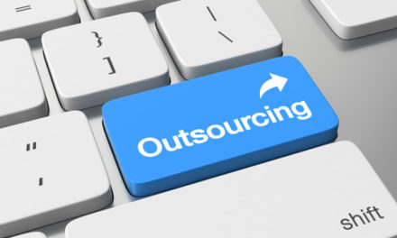 De ce să alegi IT outsourcing în locul unei echipe de dezvoltare in-house?