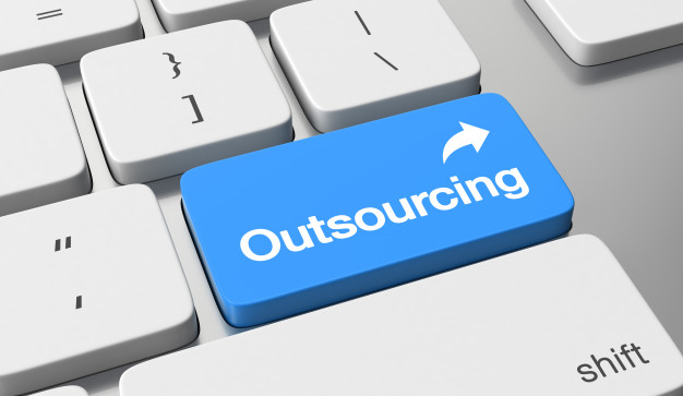 De ce să alegi IT outsourcing în locul unei echipe de dezvoltare in-house?