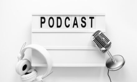 Top 10 podcast-uri despre marketing pe retele sociale pe care ar trebui sa le asculti