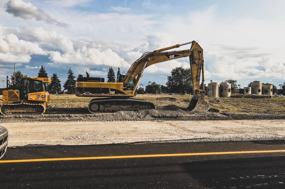 Ce utilaje se folosesc pentru constructia de drumuri?