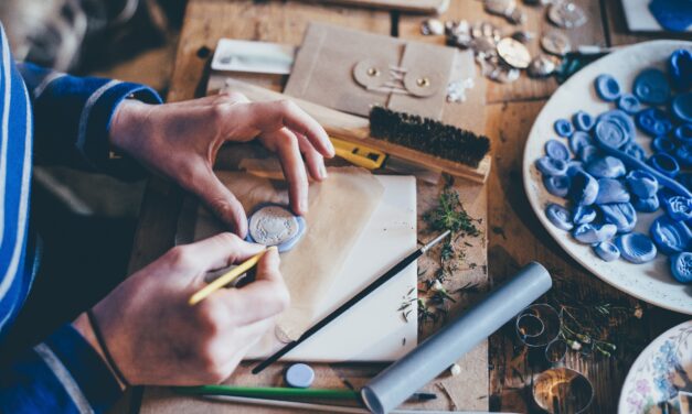 11 idei de cadouri handmade pentru colegii de munca