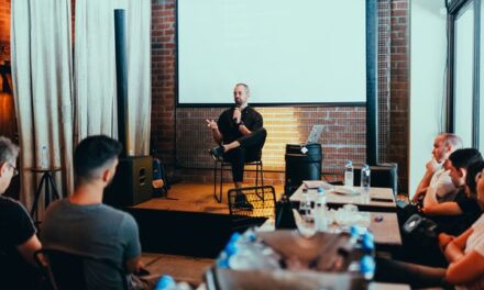 Arta conversatiei, desavarsita in cadrul unor cursuri de dezvoltare personala