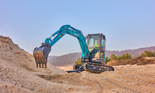 5 pericole când închiriați un miniexcavator