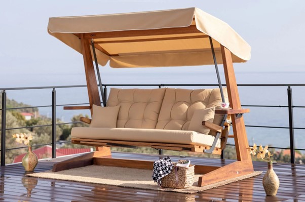 Homeworking de pe terasa: cum sa-ti creezi spatiul ideal pentru munca