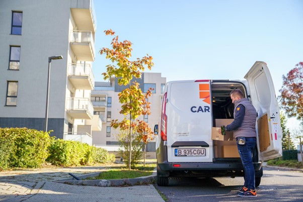 Cum alegi cea mai bună opțiune de a expedia un colet
