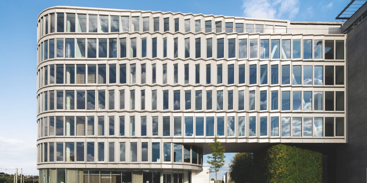 Alukönigstahl prezintă Schüco One, prima clădire din lume de trei ori sustenabilă