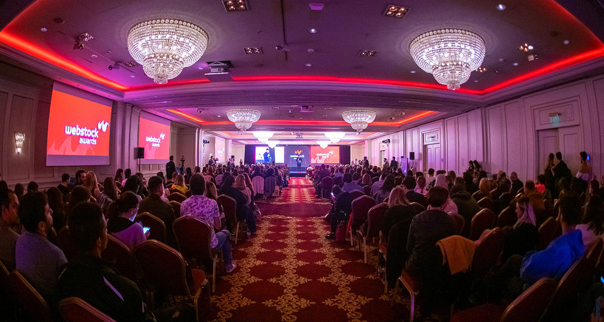 Proiectele și creatorii digitali strălucesc în lumina reflectoarelor la Webstock Awards 2023