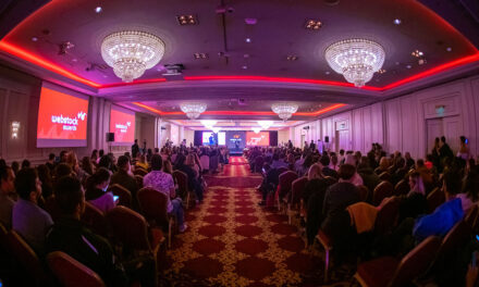 Proiectele și creatorii digitali strălucesc în lumina reflectoarelor la Webstock Awards 2023