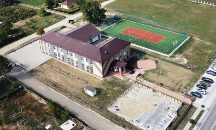 Vlad Ivanov a inaugurat Școala Gimnazială Nr. 1 din Sulița, județul Botoșani, renovată de Asociația BookLand