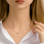 Lantisor de argint elegant si frumos impachetat gasesti pe site-ul moreas.ro – cumpara acum!