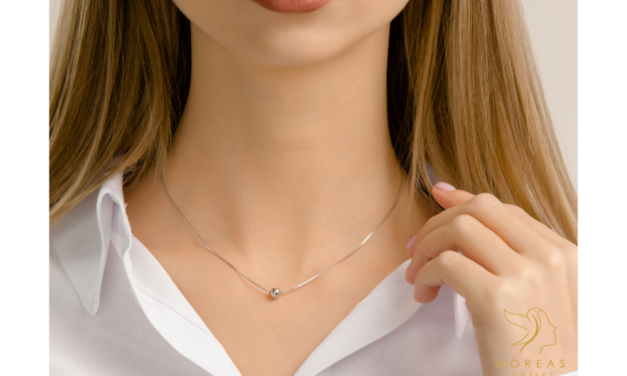 Lantisor de argint elegant si frumos impachetat gasesti pe site-ul moreas.ro – cumpara acum!