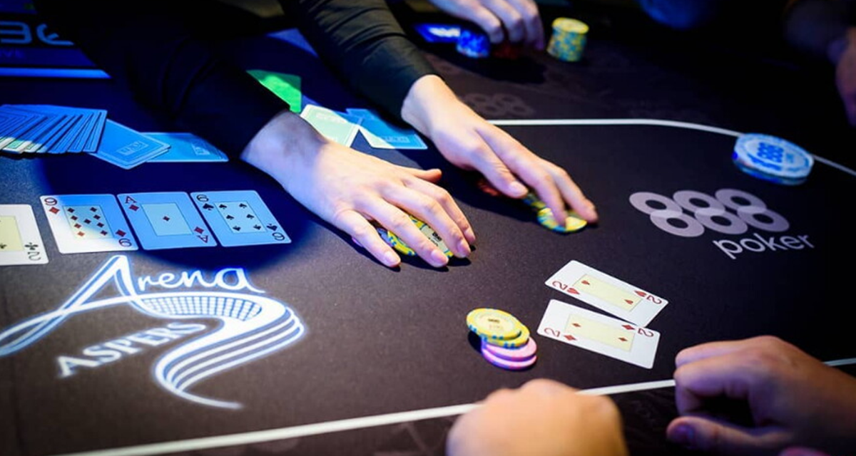 Meseria de dealer de poker: fișa postului și alte detalii importante