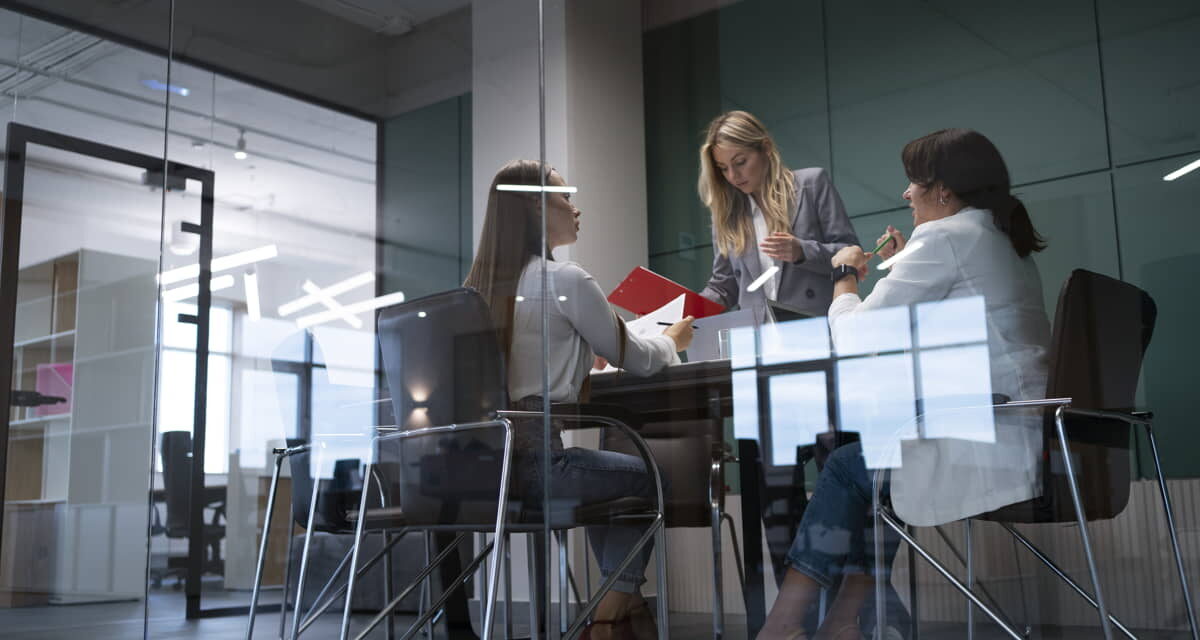 De ce să colaborezi cu o agenție imobiliară când închiriezi sau cumperi un spațiu de birou?