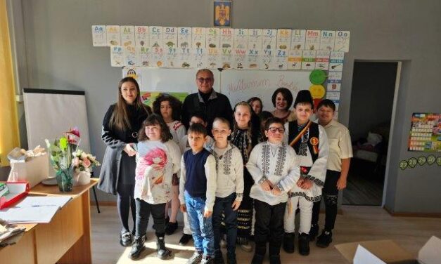 Nicolae Furdui Iancu a inaugurat Școala Primară și Grădinița din satul Balomiru de Câmp, renovate de Asociația BookLand