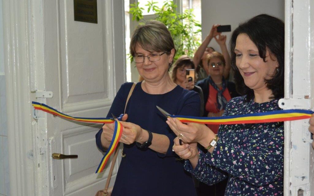 Zentiva dotează Laboratorul de Tehnologie Farmaceutică din cadrul Facultății de Inginerie Chimică şi Biotehnologii București cu aparatură de ultimă generație