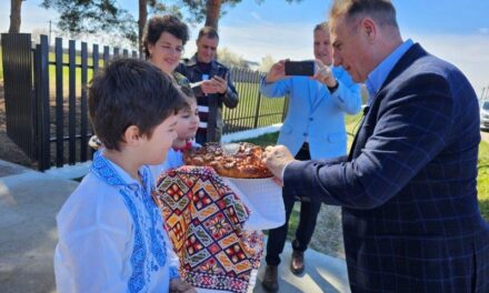Constantin Enceanu a inaugurat Școala Gimnazială Leleasca, renovată de Asociația BookLand
