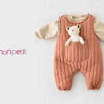 Salopete pentru bebelusi de la Monpetit. Stiluri de purtare si modele de adaugat la favorite