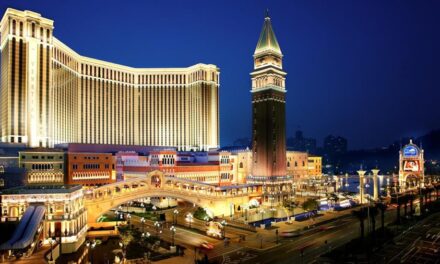 Istoria dezvoltării cazinourilor, de la săli exclusiviste, la platforme online