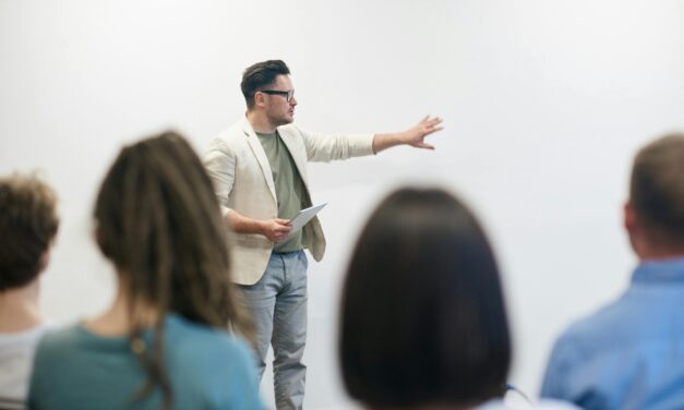 Curs de Formator (Trainer)  organizat de Centrul de Formare Profesională Eurodeal – Oportunitatea Perfectă pentru o Carieră de Succes