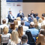 5 aspecte pe care să le cunoști înainte de a închiria o sală de conferințe