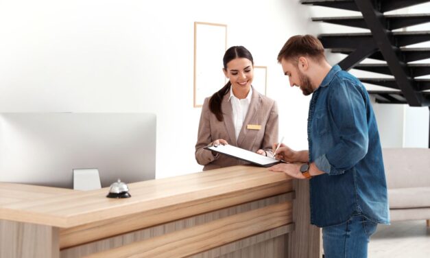 Amenajarea unei recepții moderne – ce tipuri de mobilier fac prima impresie memorabilă?