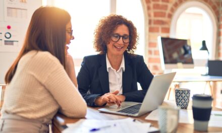 Cum pot instrumentele de colaborare să îmbunătățească managementul proiectelor în afaceri?