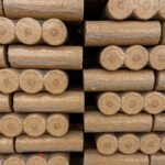 Cum se folosesc corect brichetele de foc pentru încălzire eficientă